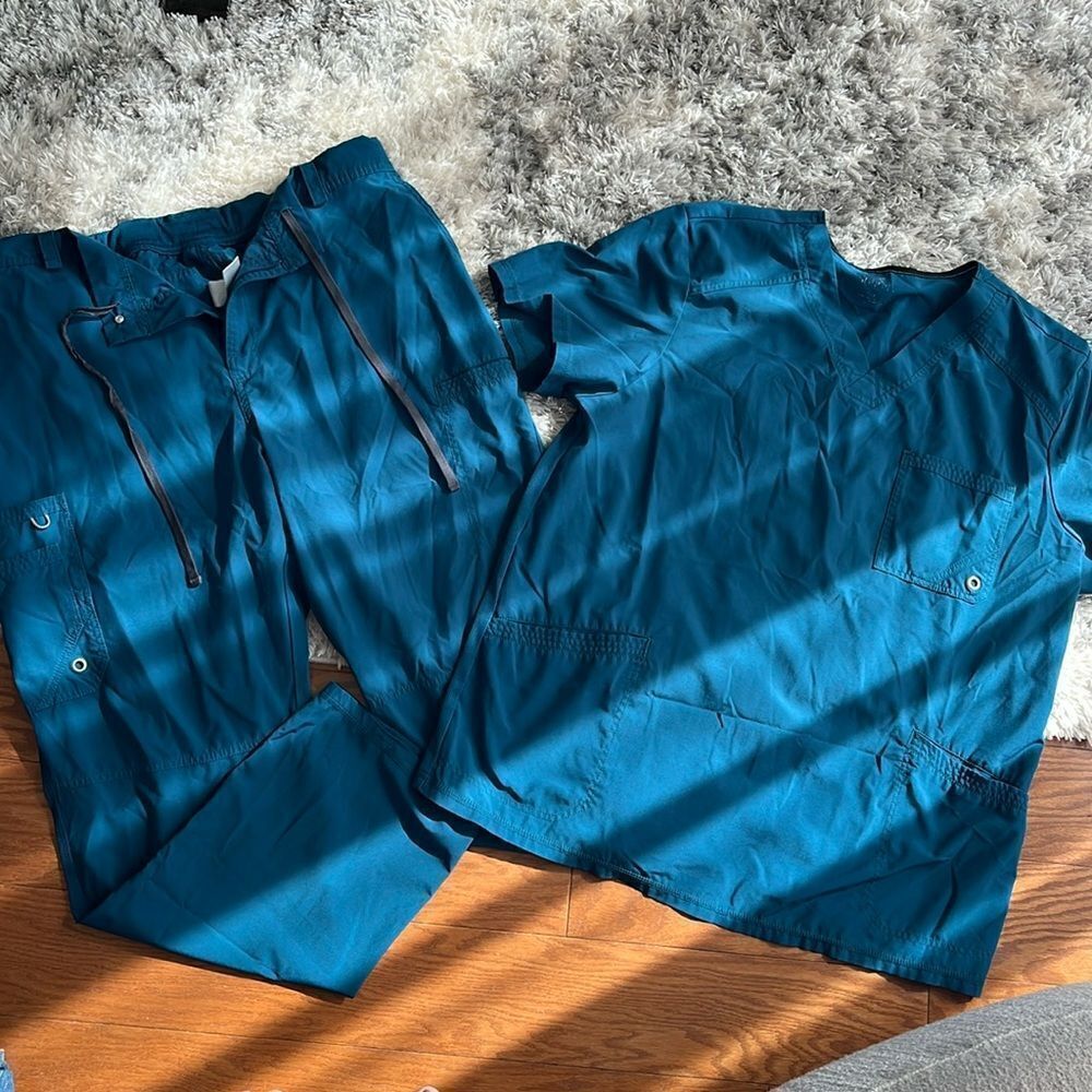 Aqua scrubs 